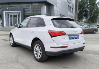 Подержанный автомобиль Audi Q5 2013 года (6 фото)