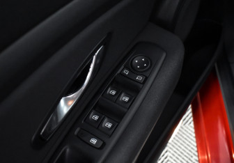 Подержанный автомобиль Renault Megane Hatchback 2010 года (10 фото)