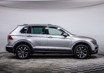 Подержанный автомобиль Volkswagen Tiguan 2019 года (4 фото)