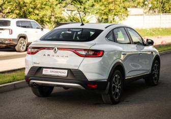 Подержанный автомобиль Renault Arkana 2019 года (6 фото)