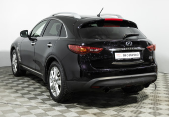 Подержанный автомобиль Infiniti FX 2013 года (7 фото)