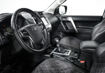 Подержанный автомобиль Toyota Land Cruiser Prado 2019 года (9 фото)