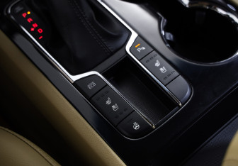 Подержанный автомобиль Kia Carnival 2018 года (18 фото)