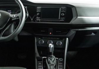 Подержанный автомобиль Volkswagen Jetta Sedan 2020 года (14 фото)