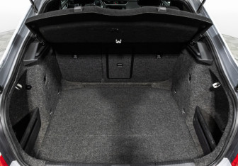 Подержанный автомобиль Skoda Octavia Liftback 2014 года (17 фото)