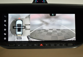 Подержанный автомобиль Voyah Free 2023 года (16 фото)