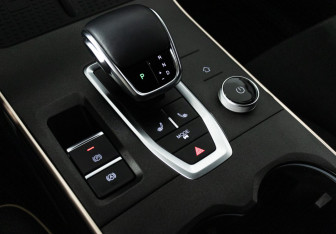 Подержанный автомобиль Omoda C5 2023 года (18 фото)