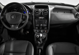 Подержанный автомобиль Renault Duster 2016 года (12 фото)