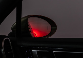 Подержанный автомобиль Porsche Cayenne 2019 года (25 фото)