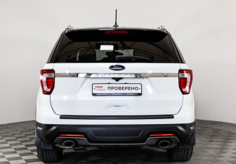 Подержанный автомобиль Ford Explorer 2019 года (6 фото)