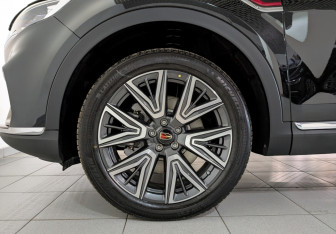 Новый Hongqi HS5 2024 (7 фото)