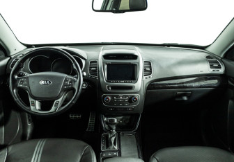 Подержанный автомобиль Kia Sorento 2019 года (13 фото)