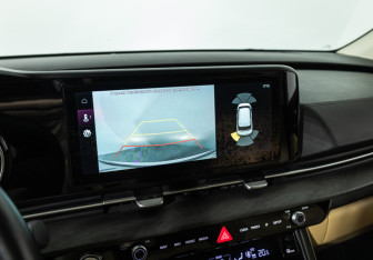Подержанный автомобиль Kia Carnival 2021 года (15 фото)