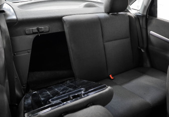 Подержанный автомобиль Ford Focus Sedan 2003 года (21 фото)