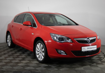 Подержанный автомобиль Opel Astra Hatchback 2012 года (3 фото)