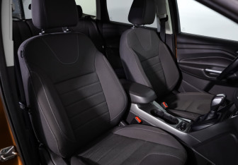 Подержанный автомобиль Ford Kuga 2014 года (22 фото)