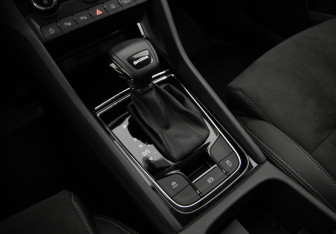 Подержанный автомобиль Skoda Karoq 2021 года (14 фото)