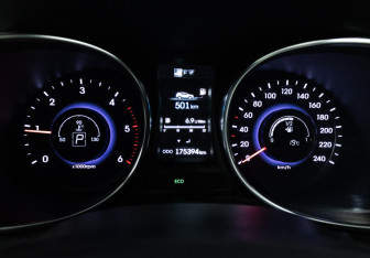 Подержанный автомобиль Hyundai Santa Fe 2013 года (12 фото)