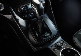 Подержанный автомобиль Ford Kuga 2015 года (16 фото)