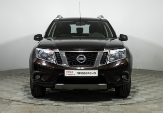 Подержанный автомобиль Nissan Terrano 2019 года (2 фото)