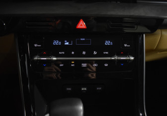 Подержанный автомобиль Kia Carnival 2021 года (17 фото)