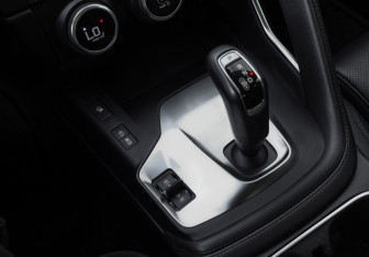 Подержанный автомобиль Jaguar E-Pace 2018 года (22 фото)