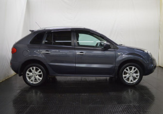 Подержанный автомобиль Renault Koleos 2010 года (4 фото)