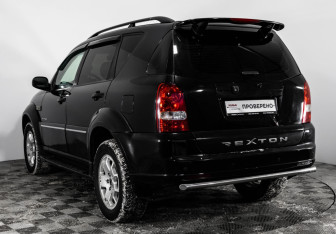 Подержанный автомобиль SsangYong Rexton 2008 года (7 фото)