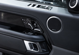 Подержанный автомобиль Land Rover Range Rover 2018 года (21 фото)