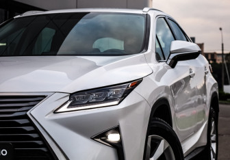 Подержанный автомобиль Lexus RX 2017 года (2 фото)