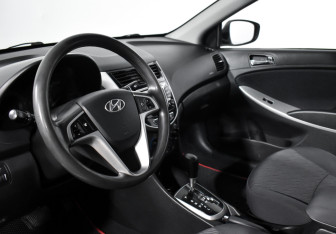 Подержанный автомобиль Hyundai Solaris Sedan 2011 года (9 фото)