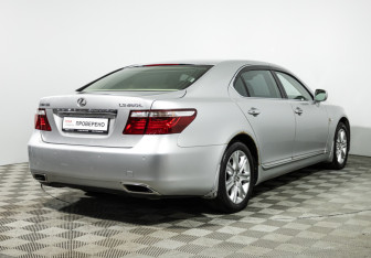 Подержанный автомобиль Lexus LS 2008 года (5 фото)