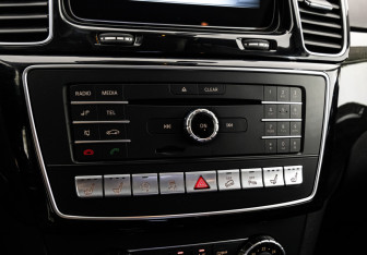 Подержанный автомобиль Mercedes-Benz GLE 2016 года (21 фото)