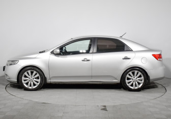 Подержанный автомобиль Kia Cerato Sedan 2011 года (8 фото)