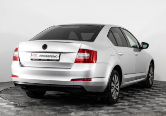 Подержанный автомобиль Skoda Octavia Liftback 2014 года (5 фото)