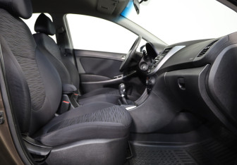 Подержанный автомобиль Hyundai Solaris Sedan 2016 года (16 фото)