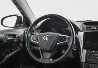 Подержанный автомобиль Toyota Camry Sedan 2017 года (13 фото)