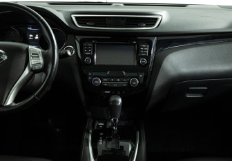 Подержанный автомобиль Nissan Qashqai 2018 года (14 фото)