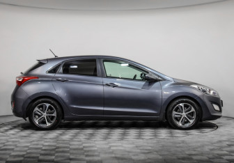 Подержанный автомобиль Hyundai i30 Hatchback 2016 года (4 фото)