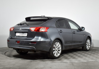 Подержанный автомобиль Mitsubishi Lancer Hatchback 2010 года (5 фото)