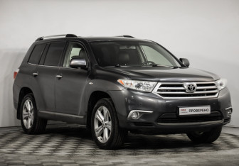 Подержанный автомобиль Toyota Highlander 2012 года (3 фото)