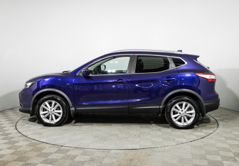 Подержанный автомобиль Nissan Qashqai 2017 года (8 фото)