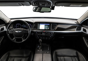 Подержанный автомобиль Hyundai Genesis 2016 года (15 фото)