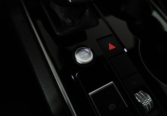 Подержанный автомобиль Volkswagen Touareg 2019 года (21 фото)