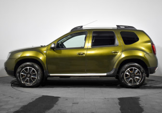 Подержанный автомобиль Renault Duster 2017 года (8 фото)