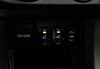 Подержанный автомобиль Toyota Corolla Sedan 2013 года (17 фото)