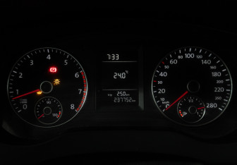 Подержанный автомобиль Volkswagen Jetta Sedan 2011 года (12 фото)