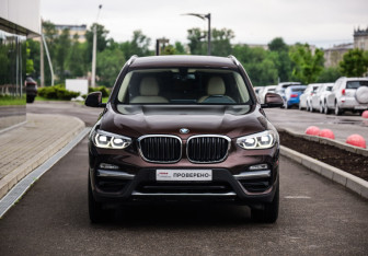 Подержанный автомобиль BMW X3 2019 года (4 фото)