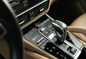 Подержанный автомобиль Porsche Cayenne 2020 года (27 фото)