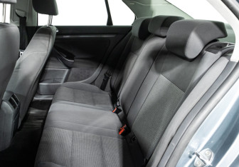 Подержанный автомобиль Volkswagen Jetta Sedan 2009 года (10 фото)